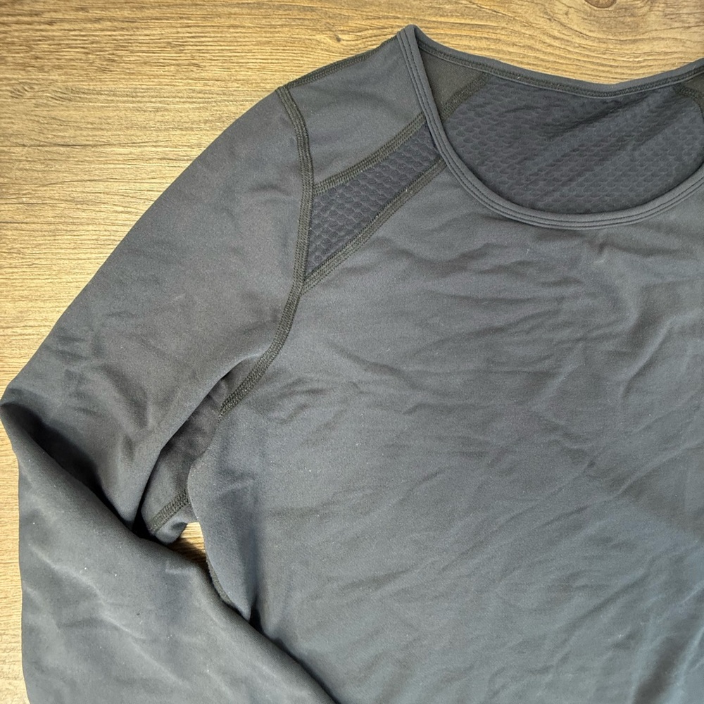 Tonic Women’s Black Long Sleeve Activewear Tee, size XL - Picture 2 of 10